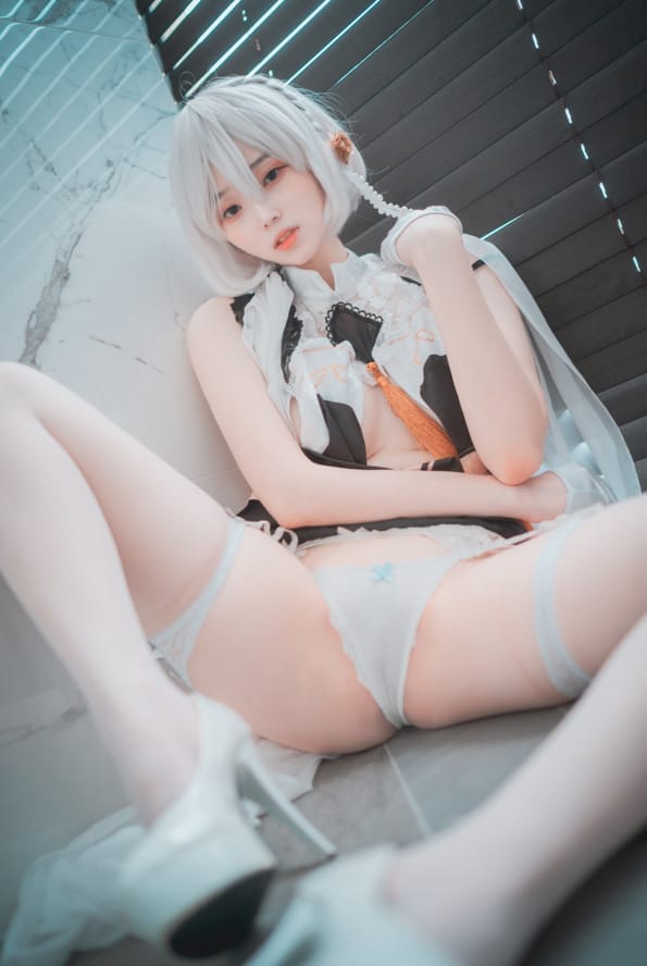 Bambi(밤비) –NO.064[DJAWA] Azur Lane HMS Sirius (Azure Horizons)[73P/598MB]