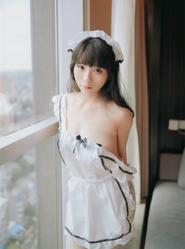 usejan蓝蓝 – NO.10 小厨娘 [46P-134MB]