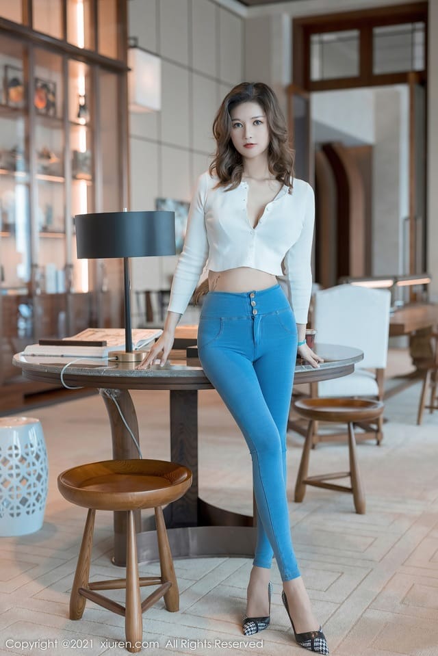 [XIUREN秀人网]2021.12.09 VOL.4318 文芮jeninfer[32+1P／313MB]