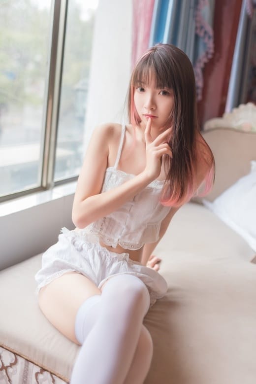 喵糖映画 VOL.249 蕾花白丝睡衣 [49P/247MB]