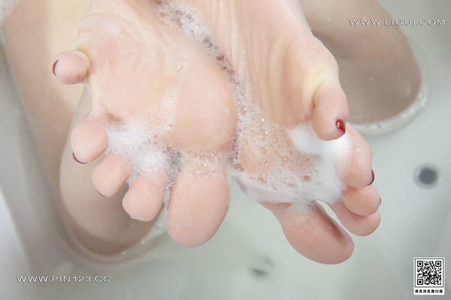 [Ligui丽柜]2022.09.05 香浴丝颜 汐汐[75+1P/78.9MB]