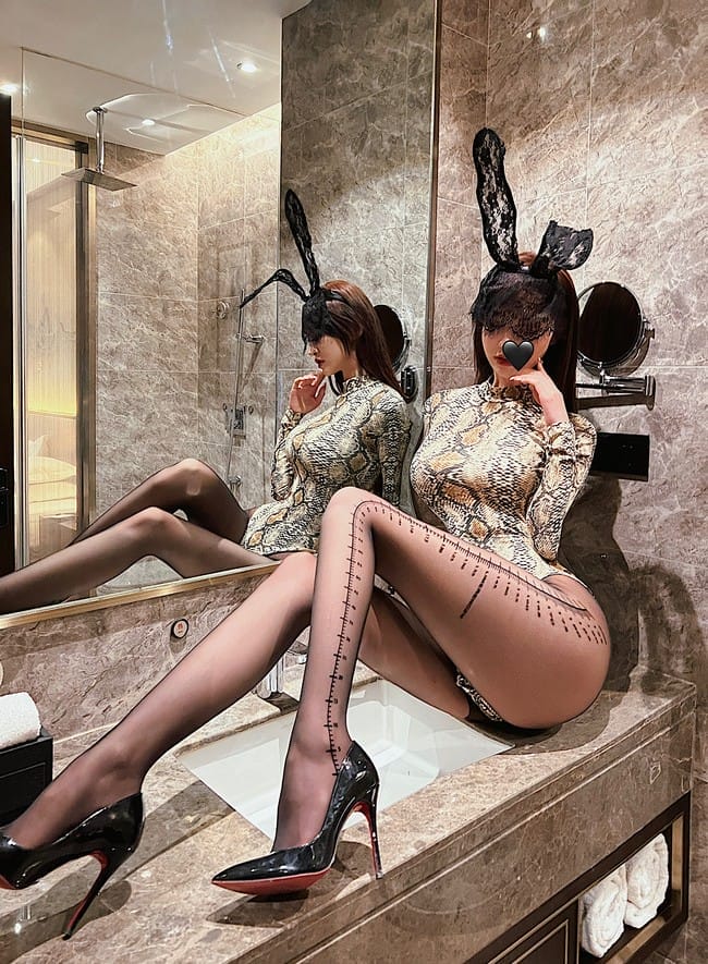 [微密圈]脸红Dearie –迷人蛇精 [15P1V-62MB]