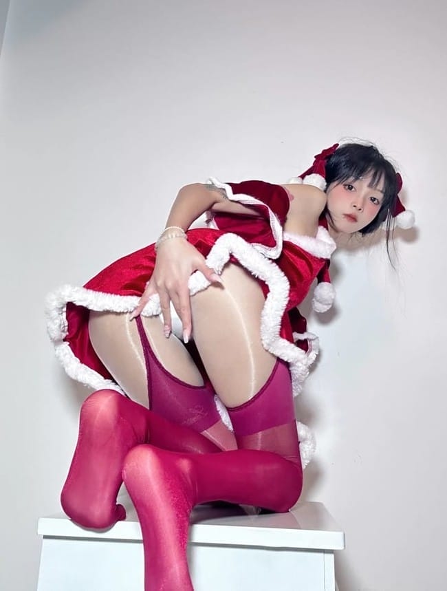 [微密圈]聂骄傲 –圣诞红色魅惑[20P-25M]