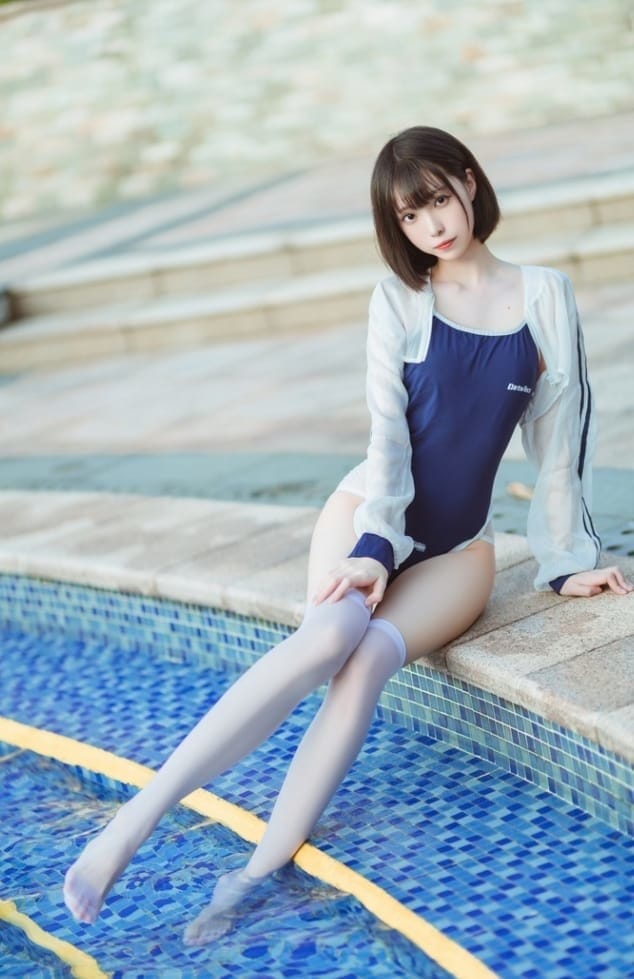 许岚LAN NO.30 泳池竟泳 [40P-365M]