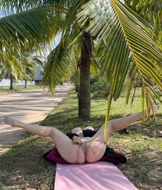 [微密圈]迷人的五姨太 –香车美臀 [24P2V-380M]