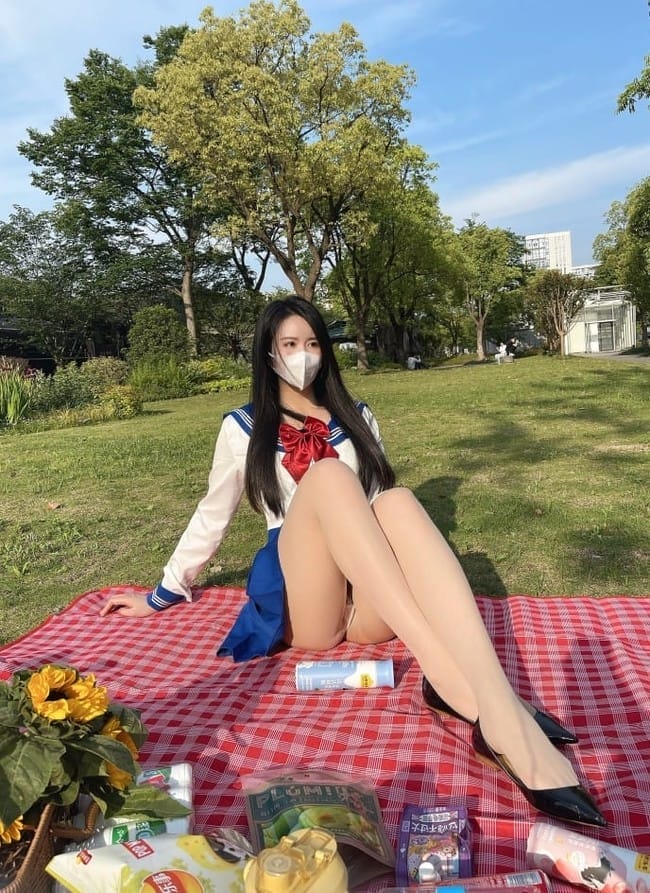 [微密圈]July芝岚 –户外野餐 [59P-89M]