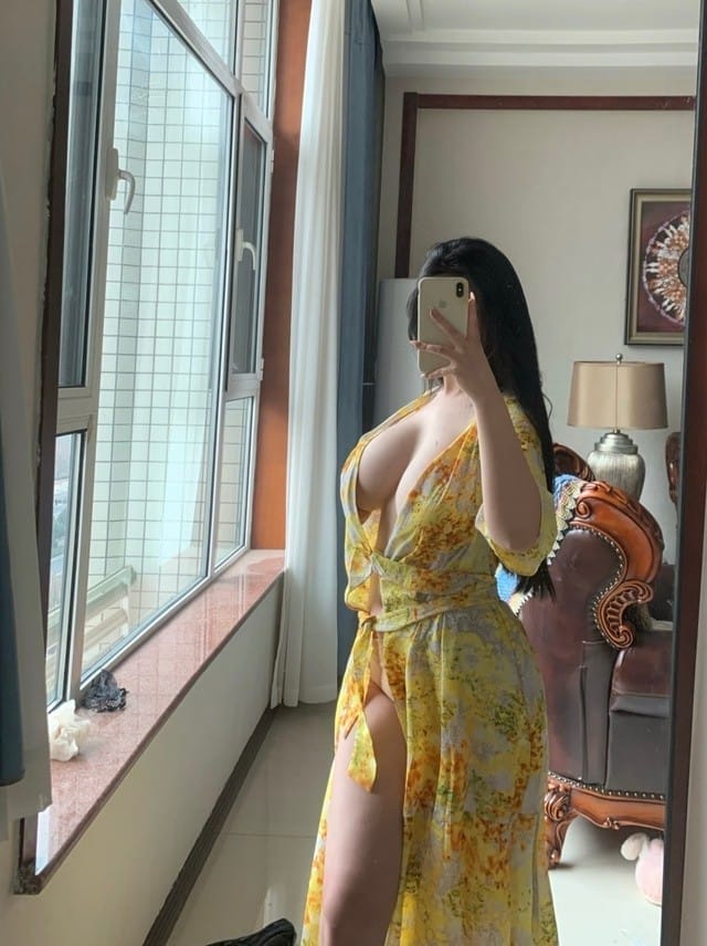 [微密圈]玫玫mm – 黄色战袍[5P2V-84MB]