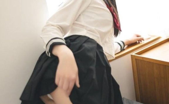 嗷呜酱 – 水手服 [48P-410MB]