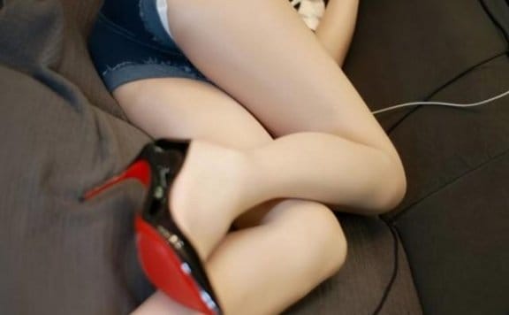 [微密圈]白龙猫女 – 公寓里的肉丝[29P3V-96MB]